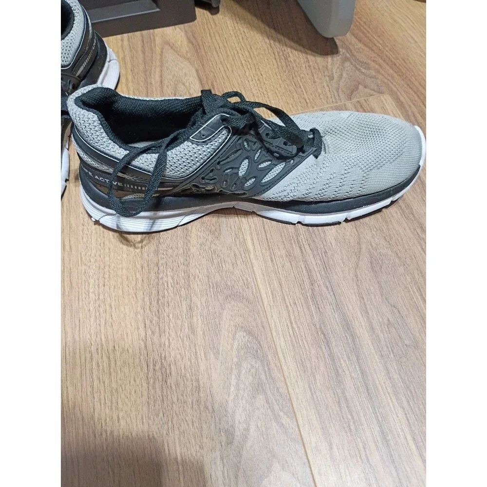 Men's Grey And Black Tennis Shoes Size 10.5w Good Condition